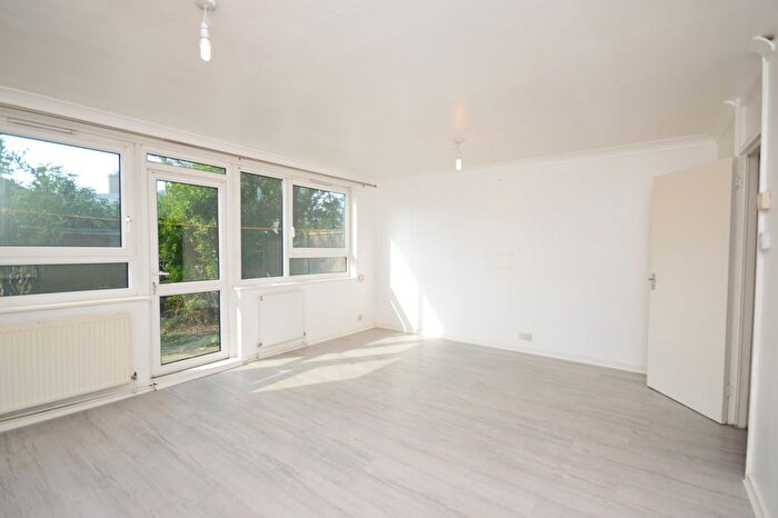 3 Bedroom Maisonette To Rent In Ronald Street, Shadwell, E1