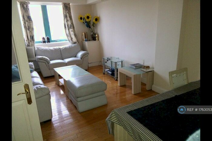 2 Bedroom Flat To Rent In Jubilee Heights, London, NW2