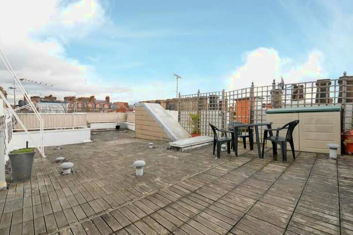 2 Bedroom Apartment To Rent In Clanricarde Gardens, Notting Hill, W2