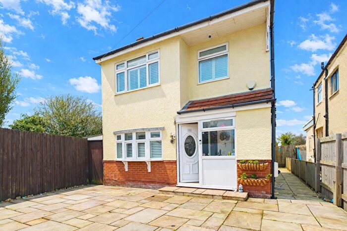 4 Bedroom Detached House For Sale In Gainsborough Road, Wallasey Village, CH45