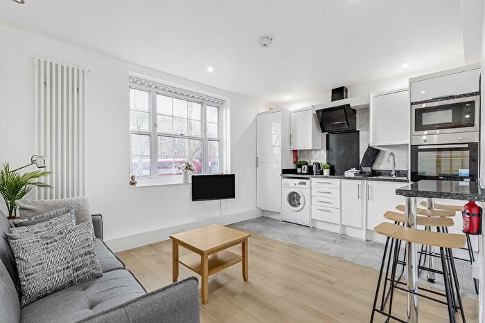 2 Bedroom Flat To Rent In William Bonney Estate, London, SW4