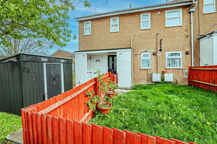 2 Bedroom Flat For Sale In Ninian Road, Hemel Hempstead, HP2