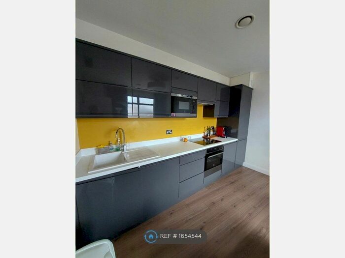 1 Bedroom Flat To Rent In Balham High Road, Balham, SW17