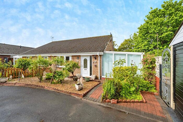 2 Bedroom Semi-Detached Bungalow For Sale In Y Dolau, Llangyfelach, Swansea, SA6