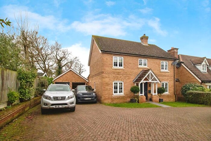 4 Bedroom Detached House For Sale In Etheldore Avenue, Hockley, SS5