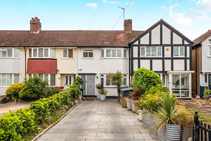2 Bedroom Terraced House For Sale In Buckland Way, Worcester Park, KT4