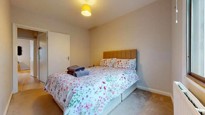 2 Bedroom Flat To Rent In Ifield Road, London, SW10