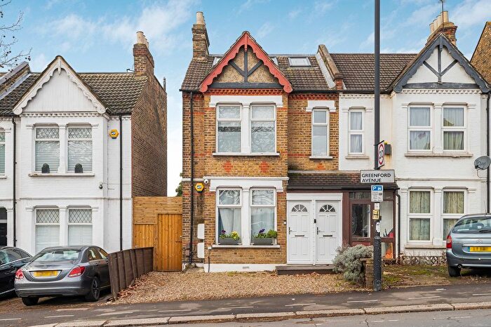 2 Bedroom Flat For Sale In Greenford Avenue, Hanwell, W7