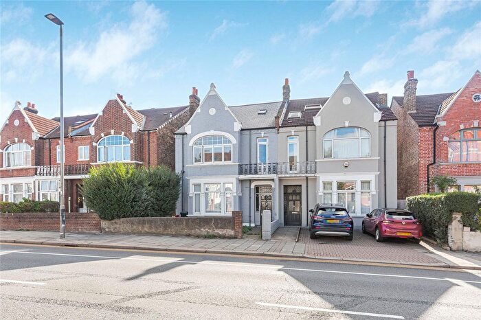 4 Bedroom Flat For Sale In Mitcham Lane, London, SW16