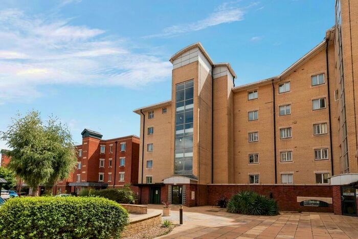 1 Bedroom Apartment To Rent In Adventurers Quay, Cardiff Bay, CF10