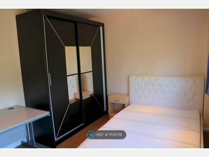 4 Bedroom Terraced House To Rent In Eagle Way, Hatfield, AL10