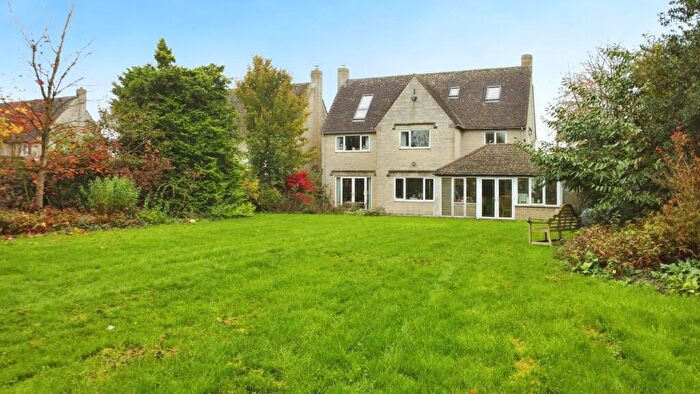 4 Bedroom Detached House For Sale In London Road, Poulton, GL7