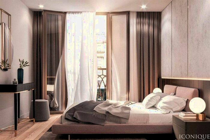 3 Bedroom Flat For Sale In Moxon Street, London, W1U