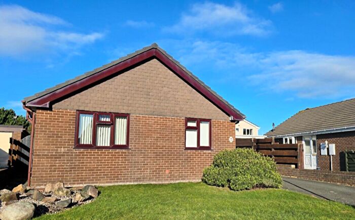 3 Bedroom Detached Bungalow For Sale In Ar Y Don, Tywyn, Gwynedd, LL36
