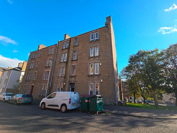 1 Bedroom Flat To Rent In Pitfour Street, West End, Dundee, DD2
