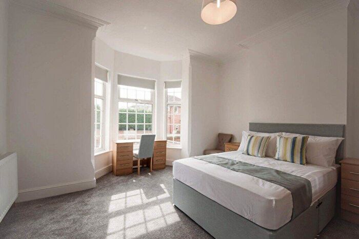 5 Bedroom House To Rent In Lilac Grove, Beeston, Nottingham, Nottinghamshire, NG9