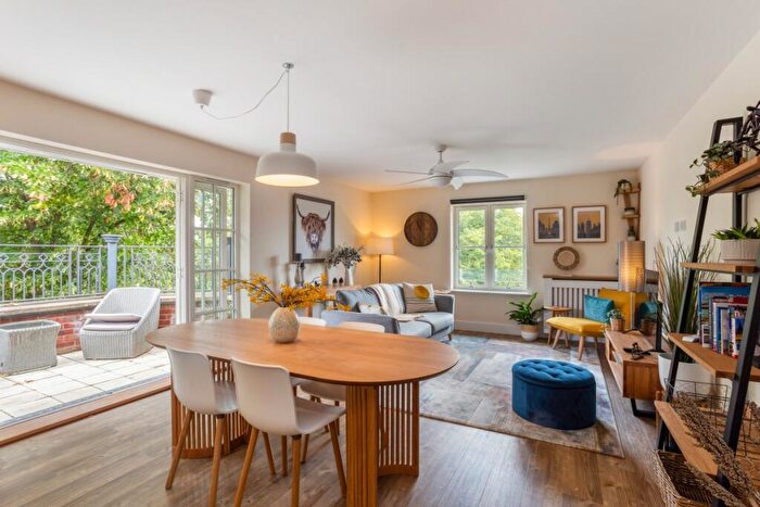 2 Bedroom Penthouse To Rent In Windsor Court Marlow, SL7