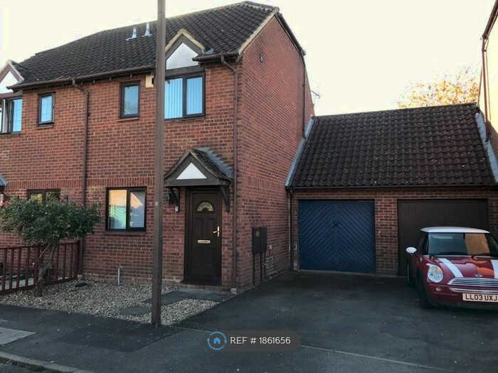 2 Bedroom Semi-Detached House To Rent In Carteret Close, Milton Keynes, MK15