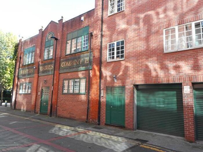 2 Bedroom Apartment To Rent In Forth Place, City Centre, Newcastle Upon Tyne, NE1