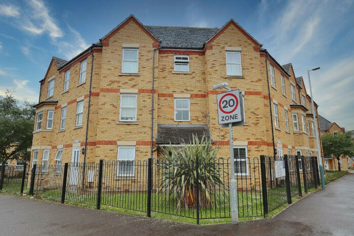 2 Bedroom Flat To Rent In Greenwich Court, Romford, RM1