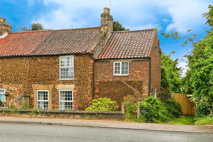 3 Bedroom Semi-Detached House For Sale In Lynn Road, King'S Lynn, Norfolk, PE33