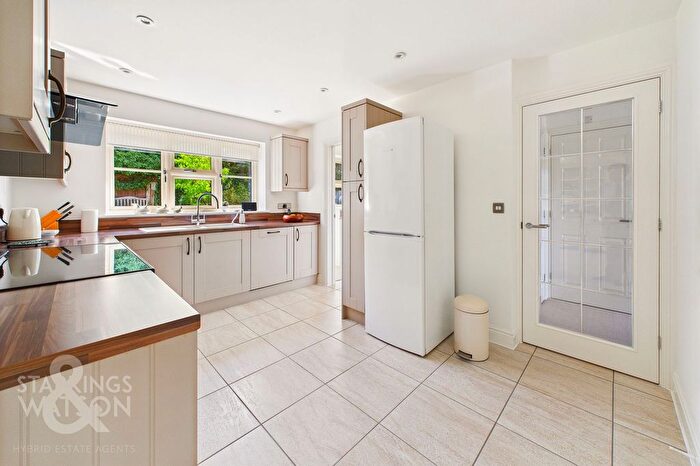 3 Bedroom Detached Bungalow For Sale In Hunts Mead, Forncett St. Peter, Norwich, NR16