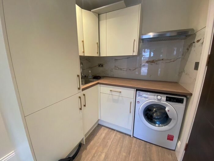 Studio To Rent In Sherborne Avenue, Southall, UB2