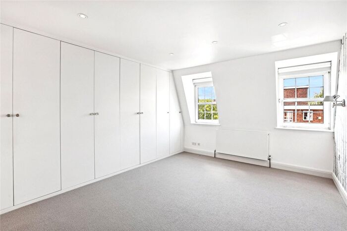 3 Bedroom Flat To Rent In Elystan Street, London, SW3