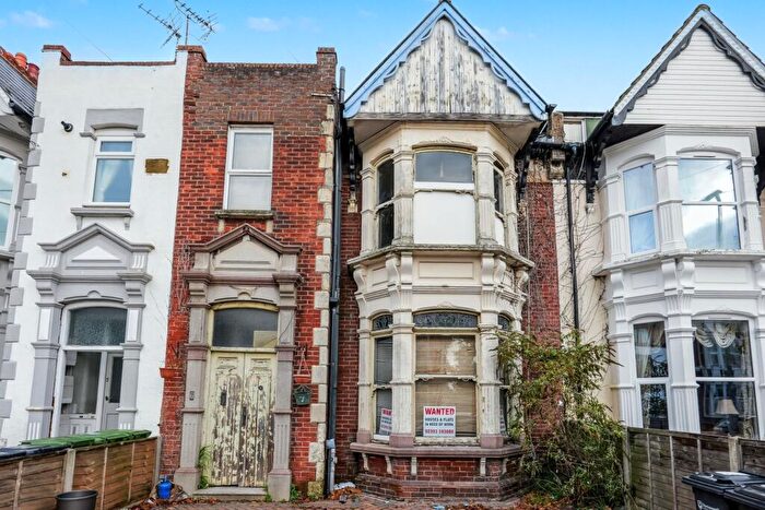 5 Bedroom Terraced House For Sale In Stubbington Avenue, Portsmouth, PO2