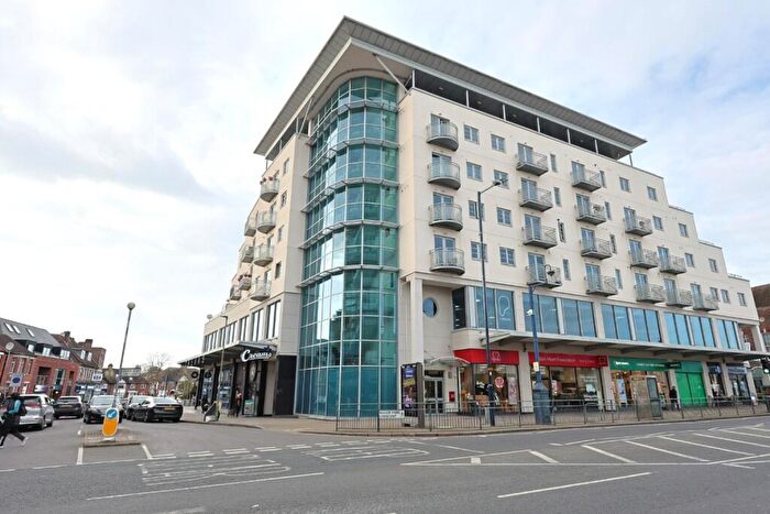 1 Bedroom Flat For Sale In Centurion House, Station Road, Edgware, Greater London, HA8