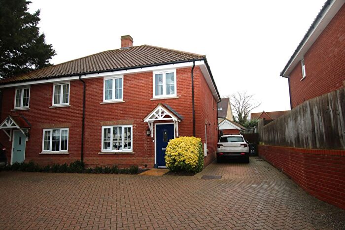 3 Bedroom Semi-Detached House For Sale In Brick Kiln Drive, Dunmow, CM6