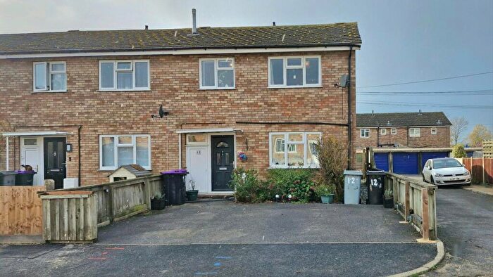 3 Bedroom End Of Terrace House For Sale In Anne Road, Stamford, PE9