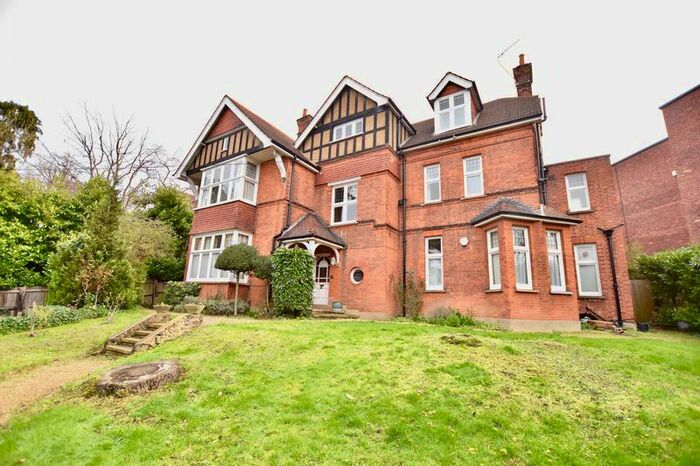 1 Bedroom Flat To Rent In Crescent Road, Kingston Upon Thames, KT2