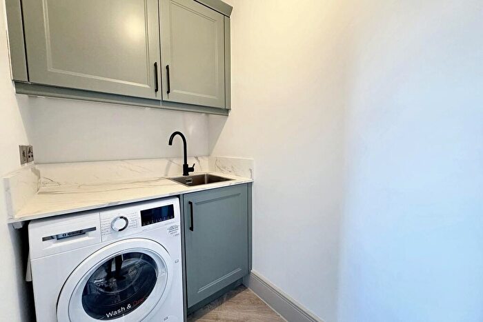 4 Bedroom Detached House For Sale In St Leonards, BH24