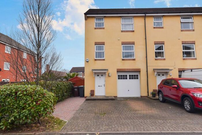 4 Bedroom Terraced House To Rent In Old College Walk, Cosham, Portsmouth, PO6