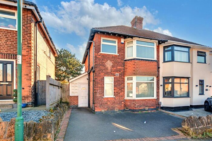 2 Bedroom Semi Detached House For Sale In Hadbury Road, Nottingham, NG5