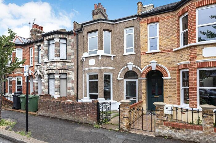 3 Bedroom House To Rent In Brooke Road, Walthamstow, London, E17