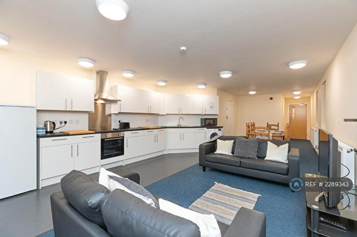 5 Bedroom Flat To Rent In Moss Street, Leamington Spa, CV31