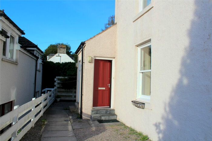 2 Bedroom Flat To Rent In Station Court, Banchory, Aberdeenshire AB31