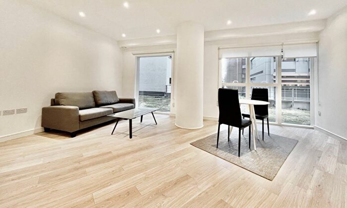 1 Bedroom Flat To Rent In Saffron Central Square, Pinnacle Apartments, CR0