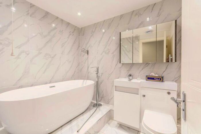 2 Bedroom Flat To Rent In Bridgewater Square, Barbican, London, EC2Y