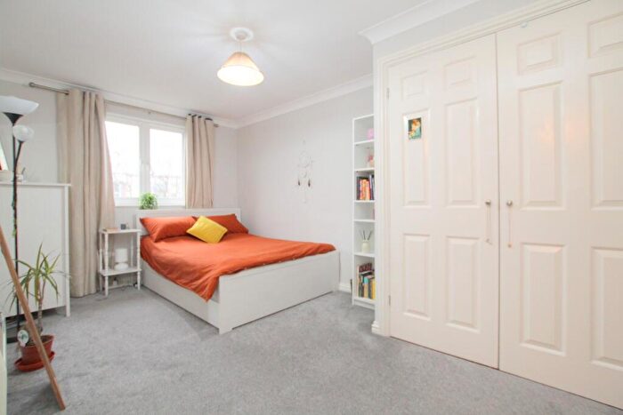 2 Bedroom Flat To Rent In Beverley Mews, Crawley, West Sussex., RH10
