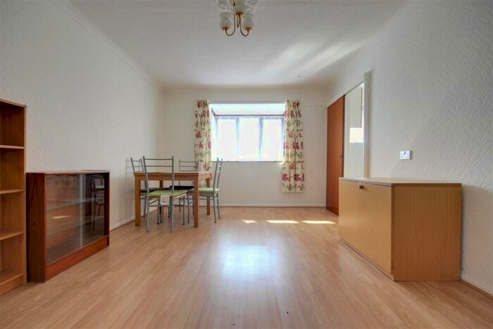 1 Bedroom Flat To Rent In Marsden Road, London, N9