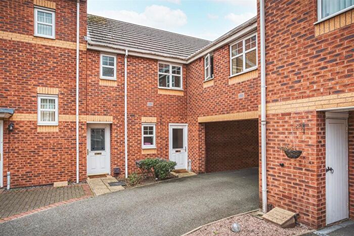 2 Bedroom Coach House To Rent In Black Eagle Court, Burton-On-Trent, DE14