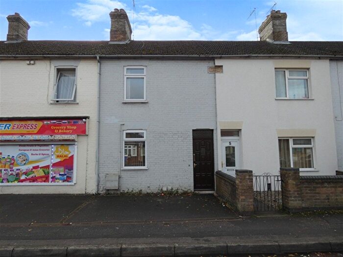 2 Bedroom Terraced House For Sale In Mayors Walk, Peterborough, PE3