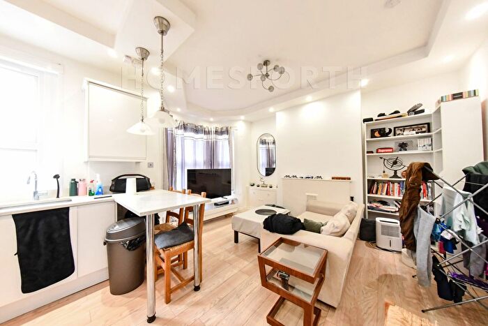 2 Bedroom Flat To Rent In Huddlestone Road, Willesden Green, NW2