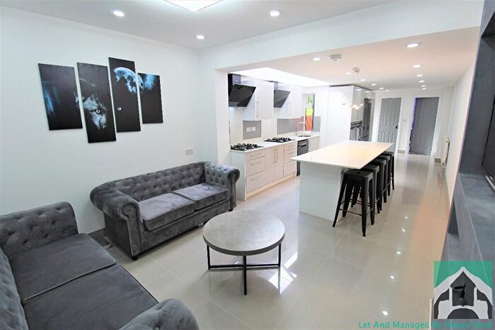 7 Bedroom Terraced House To Rent In Tiverton Road, Selly Oak, Birmingham, B29