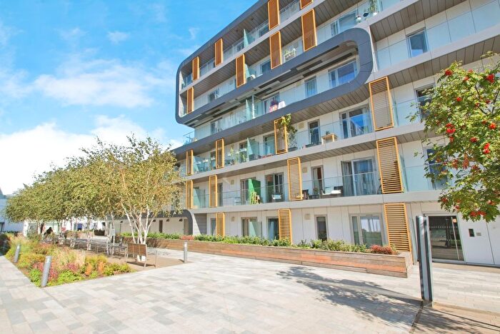 3 Bedroom Flat For Sale In Love Lane, London, SE18
