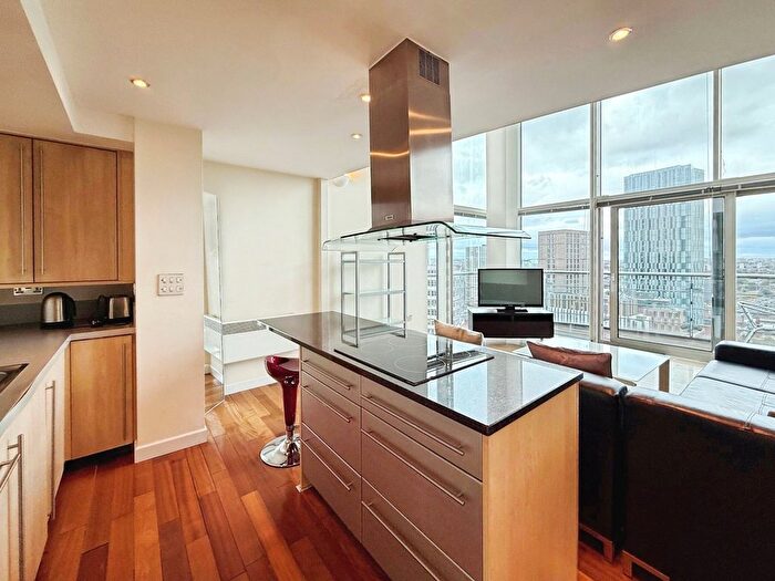 2 Bedroom Flat To Rent In Albion Street, Leeds, West Yorkshire, LS2