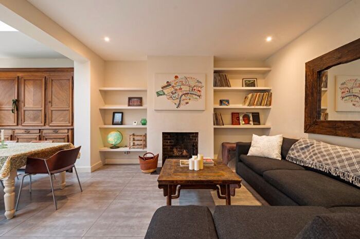 4 Bedroom Semi-Detached House To Rent In Bramston Road, Kensal Green, London, NW10